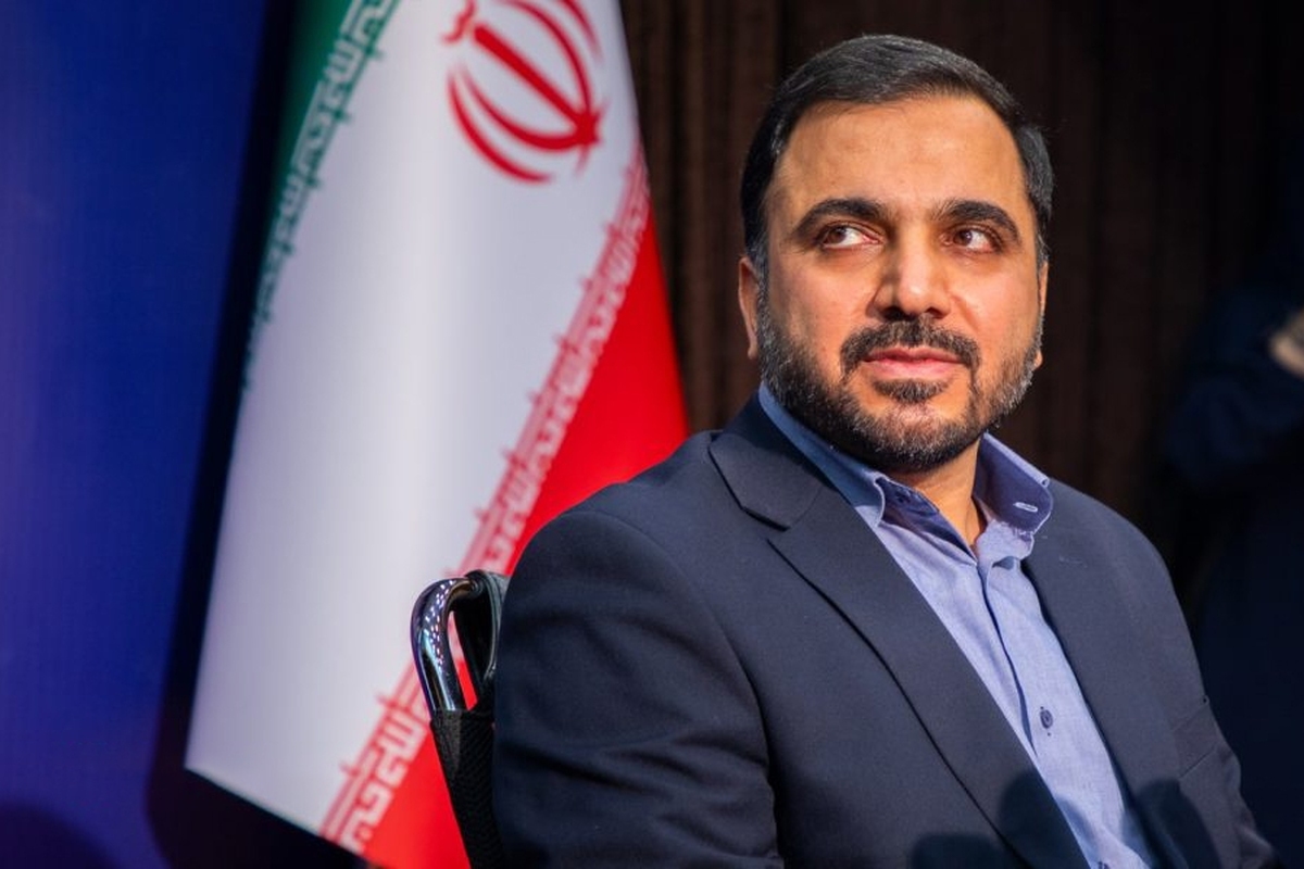 وزیر ارتباطات می‌گوید که اینترنت ماهواره‌ای باعث ورشکستگی اپراتورهای موبایل در ایران نمی‌شود.