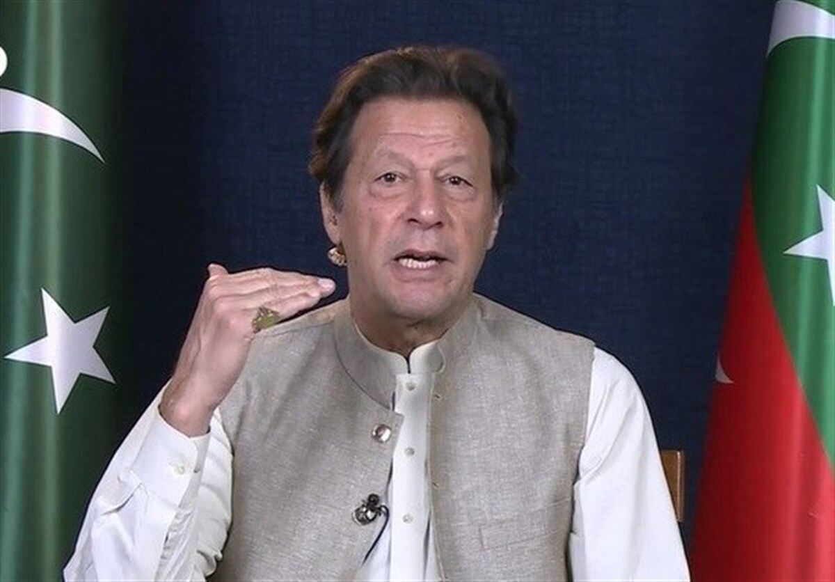 کمیسیون انتخابات پاکستان حکم بازداشت «عمران‌خان» نخست وزیر سابق و رهبر اپوزیسیون این کشور به دلیل توهین به احکامات دادگاه را صادر کرد.