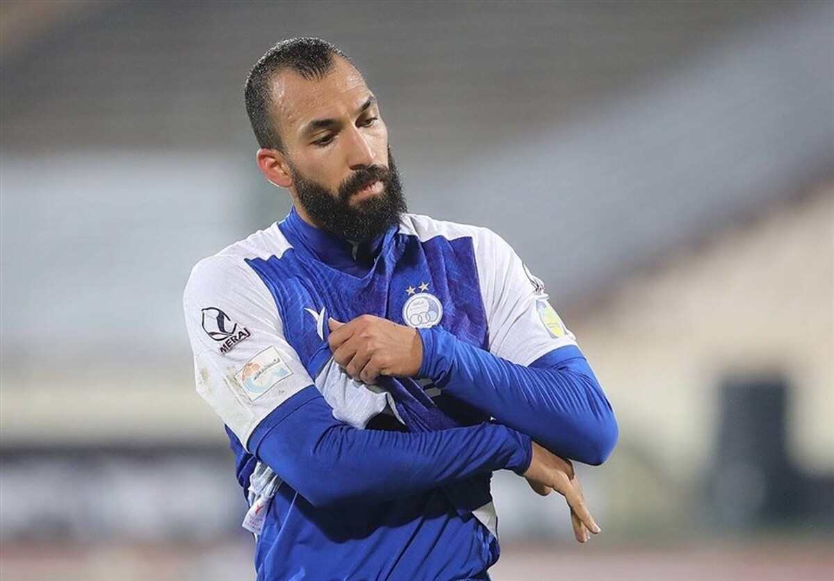 مدافع تیم فوتبال استقلال پبشنهاد یک تیم قطری را رد کرد.