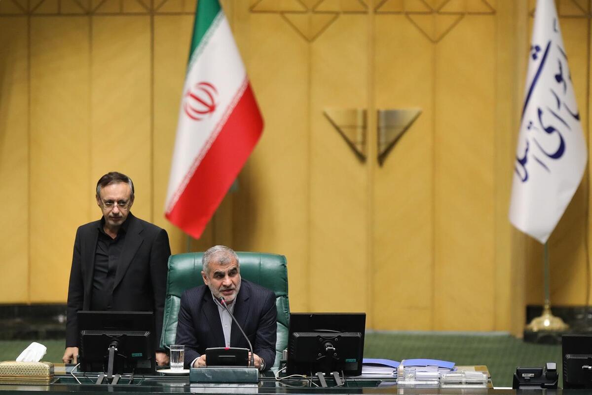 نایب رئیس مجلس شورای اسلامی با اشاره به اظهارات رئیس سازمان برنامه و بودجه مبنی بر تحقق ۱۰۰ درصدی منابع بودجه سال جاری خواستار شفاف‌سازی و اطلاع‌رسانی دولت در خصوص تخصیص مصارف بودجه در سطح ملی و استانی شد.