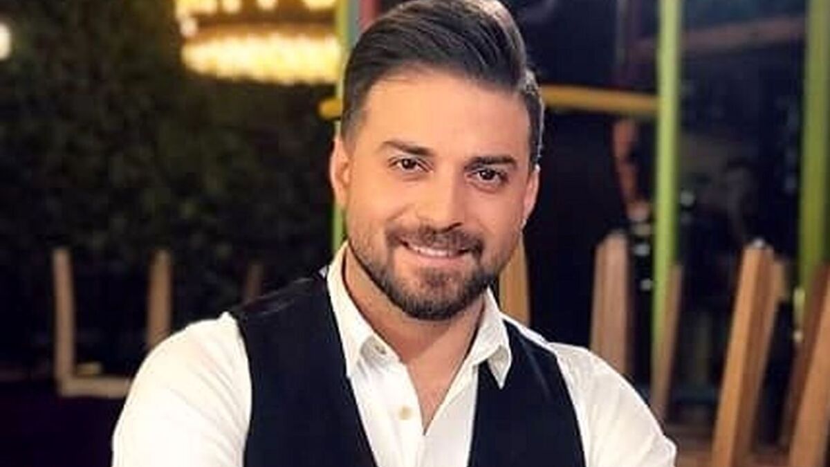 «بابک جهانبخش» خواننده موسیقی پاپ که شب گذشته با انتشار پستی اینستاگرامی خبر از ممنوع الخروجی‌اش داده بود از حضور در موسیقی ایران هم خداحافظی کرد.
