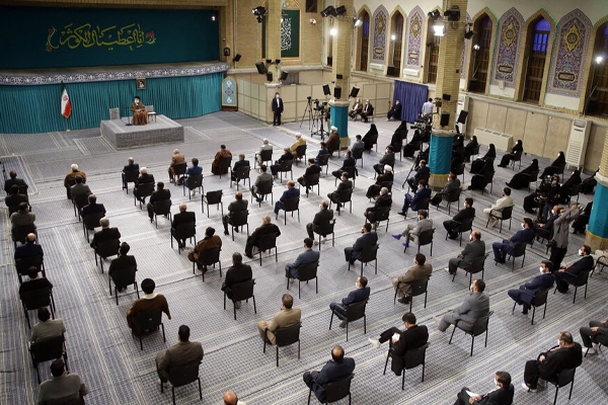 در آستانه سالروز میلاد باسعادت حضرت فاطمه(س) و نیز سالگرد ولادت امام خمینی، پنج‌شنبه ۲۲ دی جمعی از مداحان اهل‌بیت با رهبر انقلاب دیدار خواهند کرد.