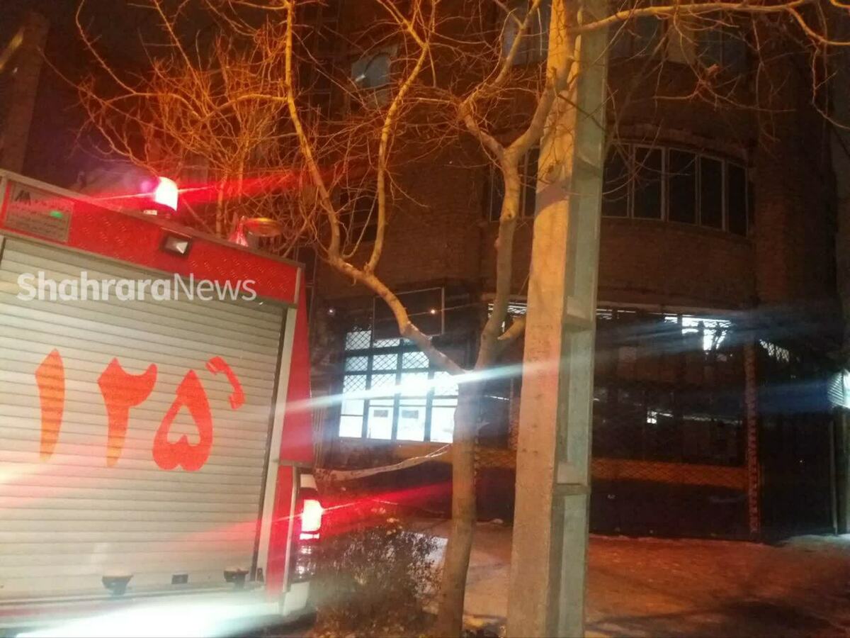 آتش‌نشانان مشهدی، جان یک کودک را از آتش‌سوزی یک آپارتمان مسکونی نجات دادند.