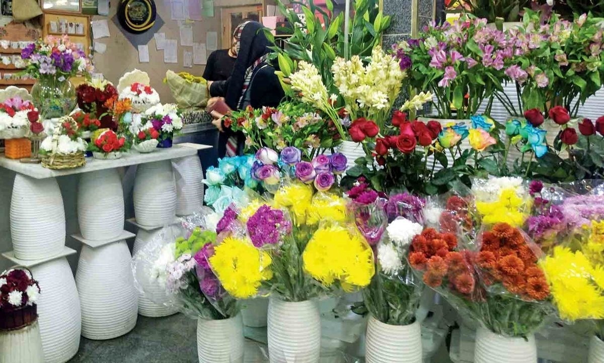 رئیس اتحادیه گل فروشان مشهد گفت: علی رغم افزایش قابل توجه قیمت نهاده های باغبانی، امسال تنها ۱۵درصد افزایش قیمت داشتیم.