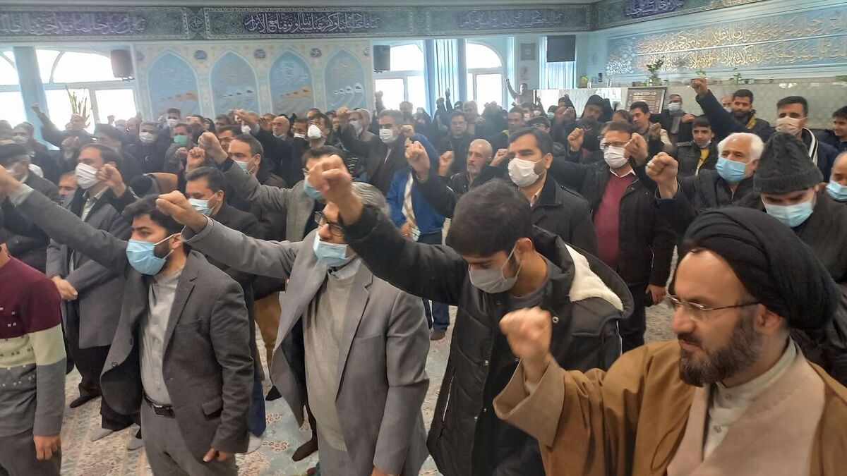 رییس دانشگاه علوم پزشکی مشهد در حاشیه تجمع امروز کادر بهداشت و درمان گفت: متاسفانه در روزهای اخیر شاهد گستاخی دشمنان به رهبر معظم انقلاب بوده ایم و تمام اقشار جامعه این اقدام کوردلانه نشریه شارلی ابدو فرانسه را محکوم می‌کند.