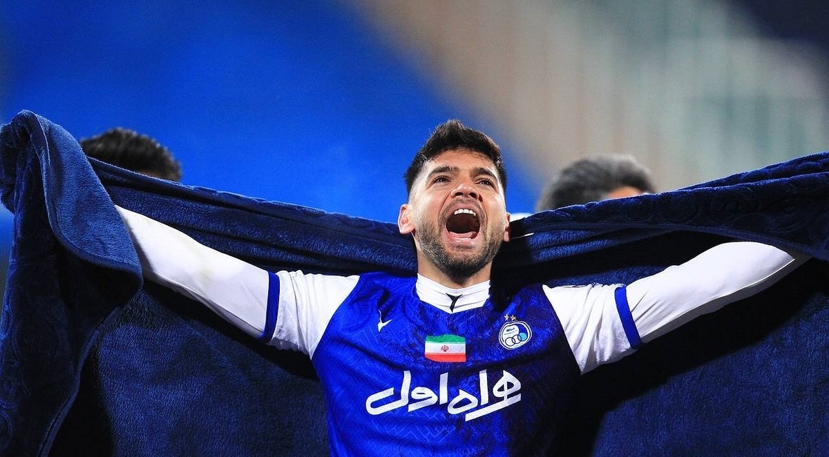 مهدی مهدی‌پور، هافبک میانی استقلال صراحتا اعلام کرد این تیم تا الان ۳۰ تا ۳۵ درصد از قرارداد‌های خود را گرفته تا به نوعی ادعای چند روز قبل فتح الله‌زاده دریک برنامه تلوزیونی تکذیب شود.
