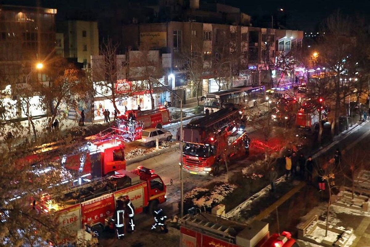 مدیر عامل آتش نشانی مشهد از مهار حریق طبقه دوم یک هتل در این شهر با تلاش پرسنل این سازمان و نجات ۵۰ نفر از میان آتش و دود خبر داد.