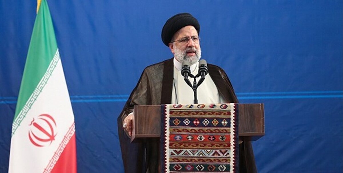رئیسی در جمع بانوان یزدی گفت: بانوان سرپرست خانوار، باید به صورت جدی مورد توجه قرار بگیرند.