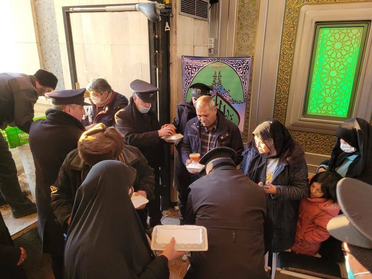به دنبال بروز اختلال و تاخیر در برنامه حرکت قطارهای راه‌آهن مشهد مقدس، آستان قدس رضوی از صبح امروز خدمت‌رسانی به مسافران این قطارها را آغاز کرد.