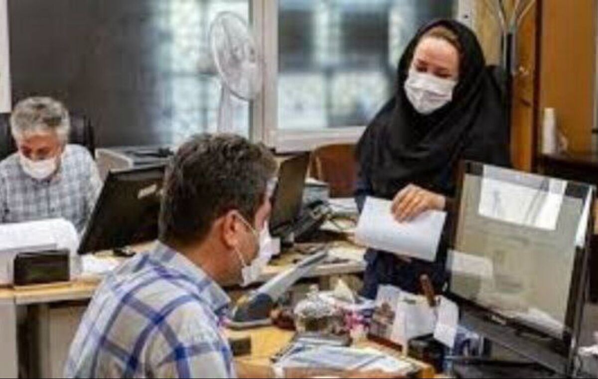 معاون توسعه مدیریت و منابع استانداری اردبیل، شکل فعالیت همه دستگاه‌های اداری به جز واحدهای خدمات‌رسان، درمانی و اورژانس را برای روز شنبه ۲۴ دی ماه دورکاری اعلام کرد.