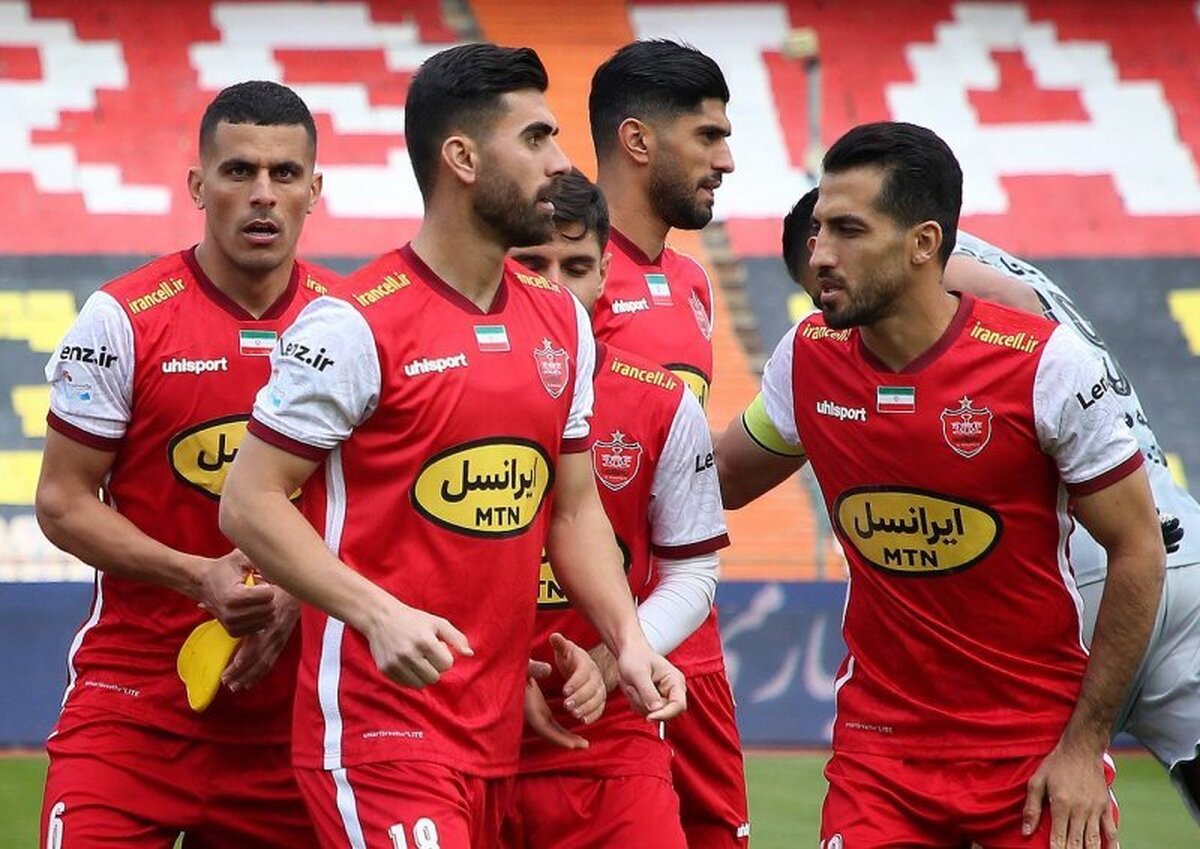 هافبک تیم فوتبال پرسپولیس همچنان اجازه حضور در تمرینات گروهی را ندارد.
