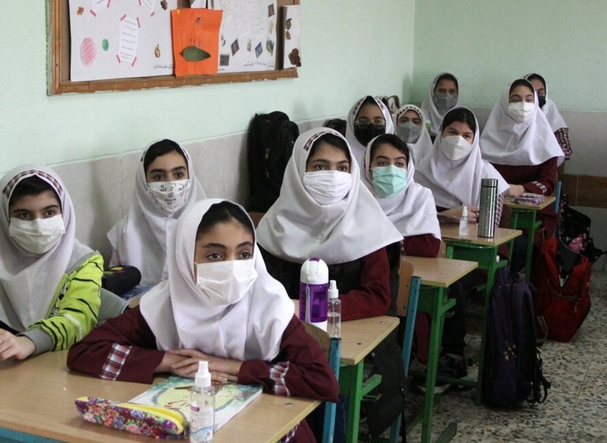 سرپرست معاونت عمرانی استانداری البرز گفت: با هدف مدیریت مصرف حامل های انرژی فردا یکشنبه ۲۵ دی ماه، ۵۰ درصد کارکنان ادارات استان دورکار و مدارس و دانشگاه‌ های استان نیز غیرحضوری خواهند بود.