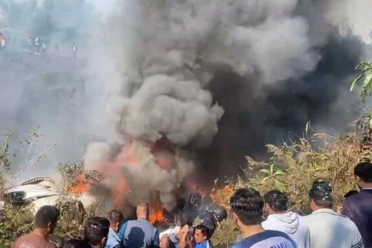 مقامات کشور نپال از سقوط یک فروند هواپیما با ۷۲ مسافر در نپال خبر دادند، این درحالی است که برخی از اجساد در این حادثه پیدا شده است.