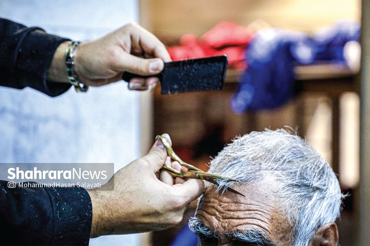 آرایشگران مشهدی با حضور در خانه سبز شهرداری به سر و روی کارتن خواب‌ها صفا دادند.