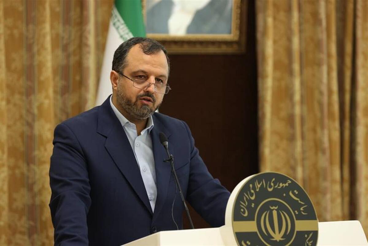 وزیر اقتصاد با اشاره به شناسایی بیش از دو میلیون مؤدی مالیاتی در سال جاری و همچنین افزایش ۵۰ درصدی درآمد‌های مالیاتی در بودجه سال آینده تاکید کرد: افزایش درآمد‌های مالیاتی بدون فشار به بخش مولد اقتصادی خواهد بود.