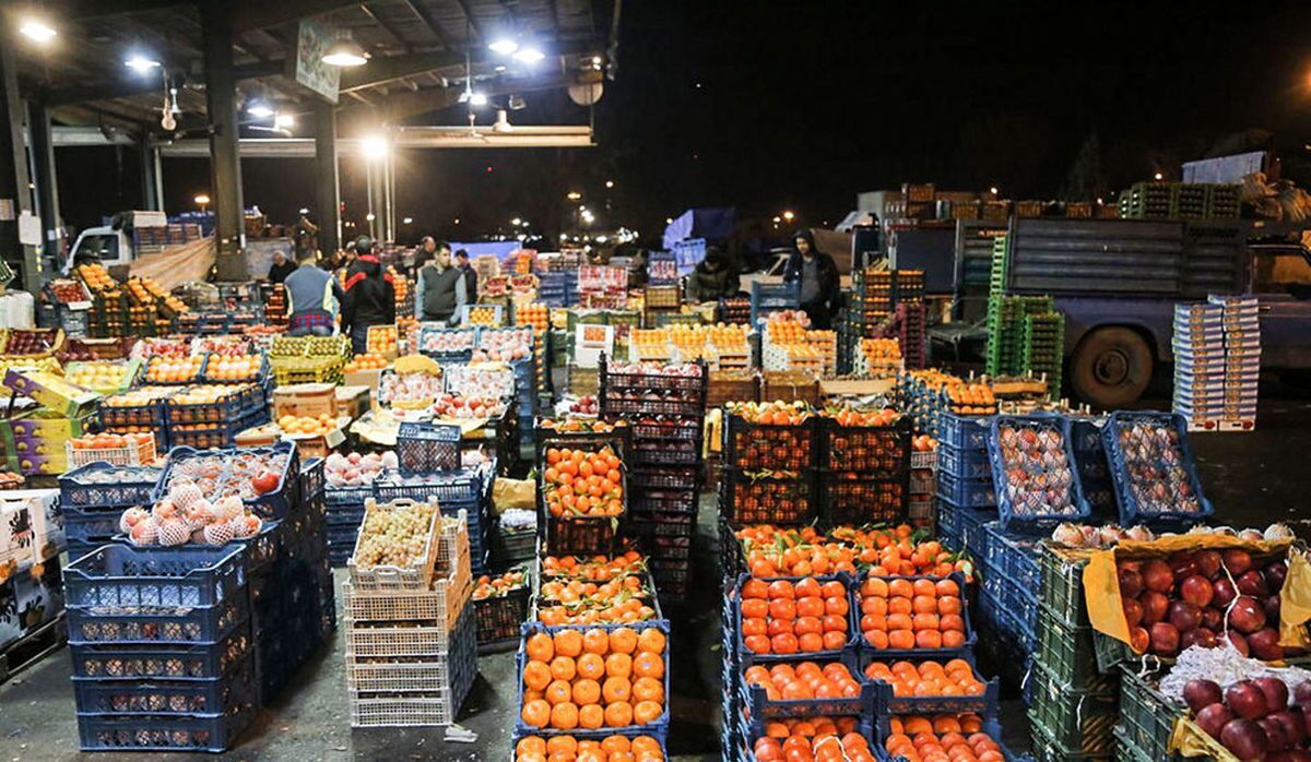 رئیس اتحادیه بار‌فروشان مشهد گفت: تداوم قطعی گاز در میدان‌ تره بار مشهد، قطعا کاهش عرضه و افزایش قیمت میوه را به‌همراه دارد.