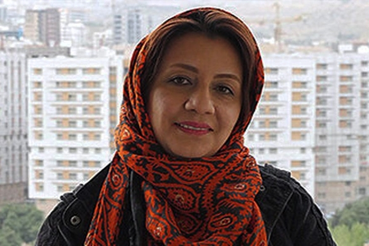 کارگردان و مستند ساز امروز از سوی دادگاه انقلاب به حبس و مجازات شلاق محکوم شد.