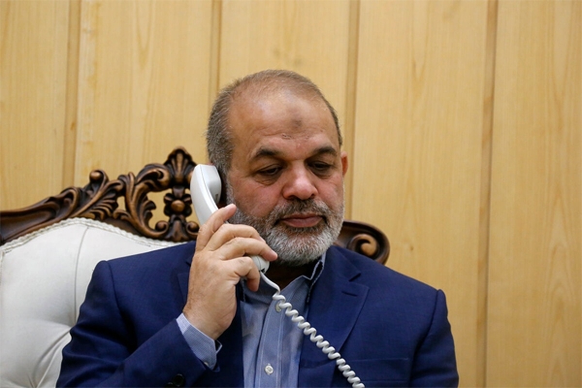وزیر کشور در تماس تلفنی با استاندار آذربایجان غربی ضمن دریافت گزارش اولیه از زلزله شهرستان خوی، خواستار بسیج امکانات استانی و هماهنگی فوری با دستگاه‌های امدادرسان برای یاری رساندن به مردم شریف مناطق زلزله‌زده شد.
