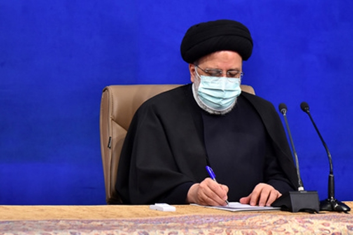 در پی وقوع زلزله در منطقه خوی در استان آذربایجان غربی، رئیس جمهور به وزیر کشور دستور داد در اسرع وقت ظرفیت‌های موجود را در خدمت رسیدگی به نیازها و مشکلات مردم مناطق آسیب‌دیده از زلزله قرار دهد.