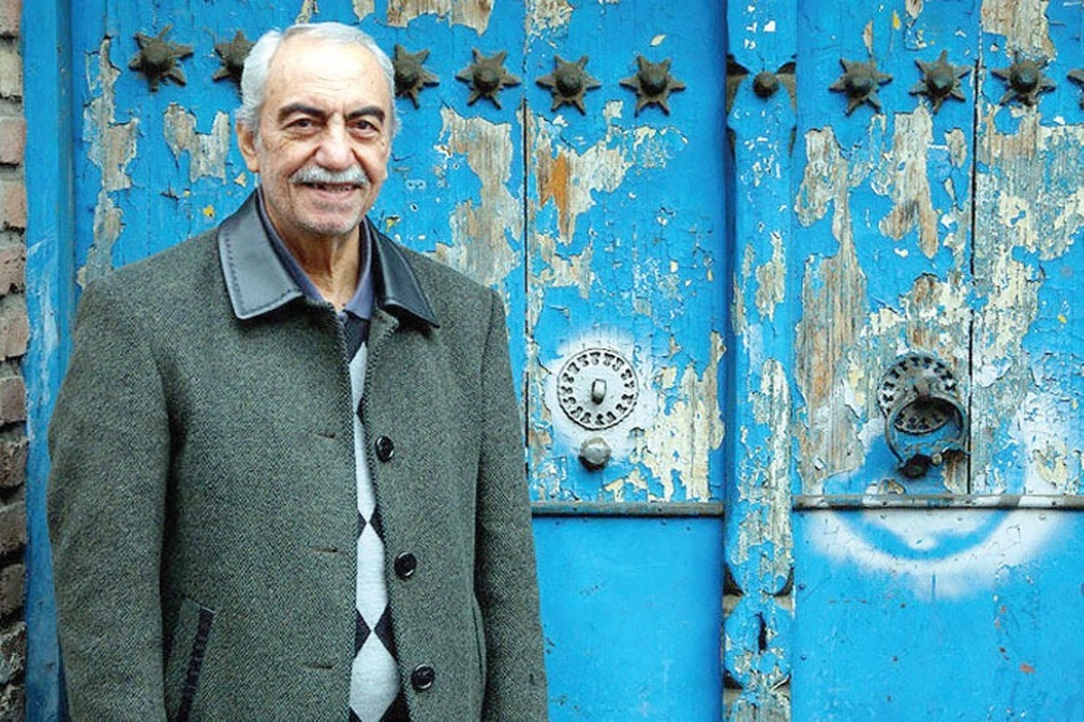 داوود کیانیان در سال ۱۳۸۷ نشان درجه یک هنری (معادل دکتری) را از شورای ارزشیابی هنرمندان وزارت فرهنگ و ارشاد اسلامی دریافت کرد و مرکز تخصصی تئاتر کودک کانون پرورش فکری کودکان و نوجوانان در مشهد به نام اوست.