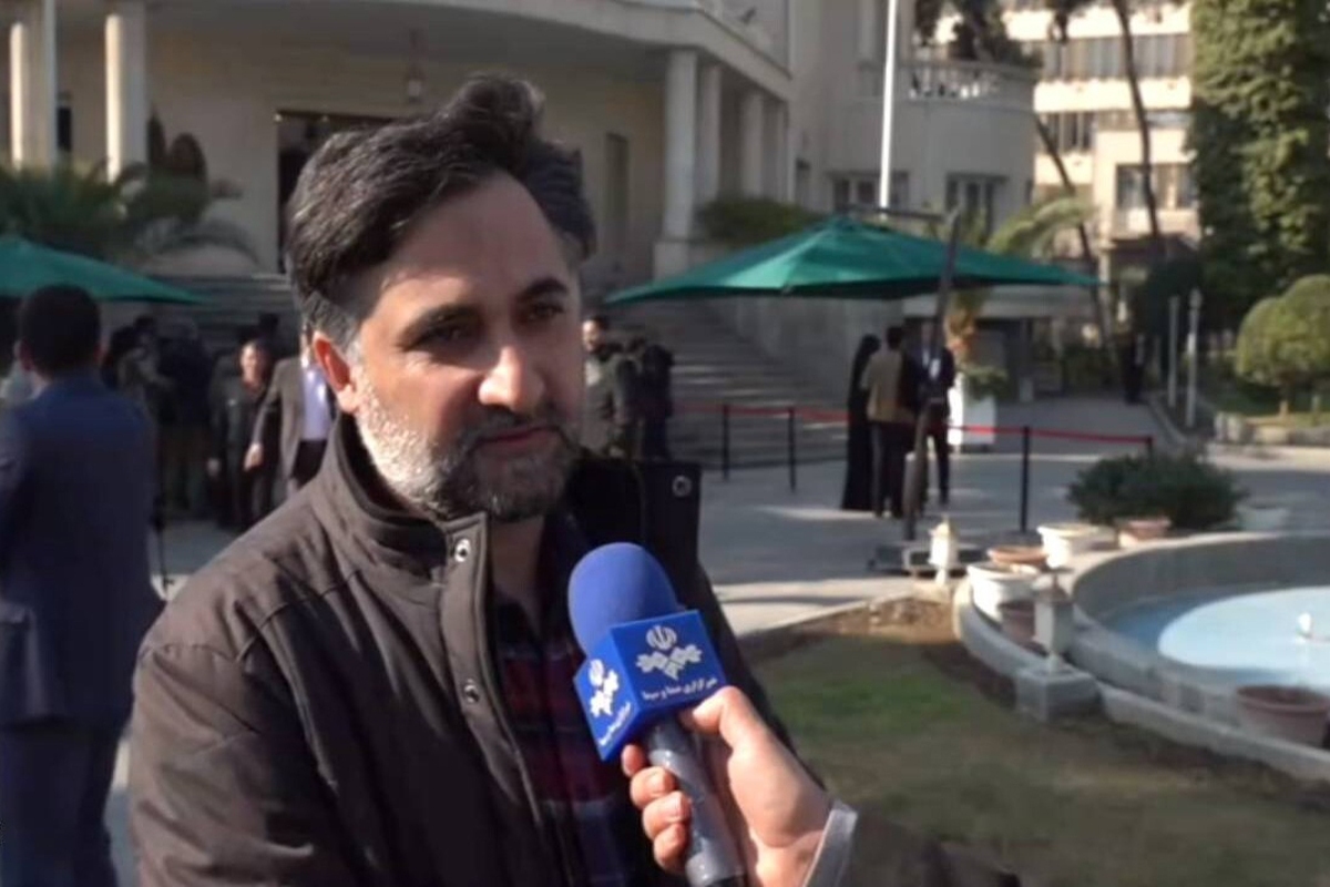 معاون علمی و فناوری رئیس جمهور گفت: نخبگان اتباع خارجی می توانند در مجموعه های دانش بنیان مشغول به فعالیت شوند.