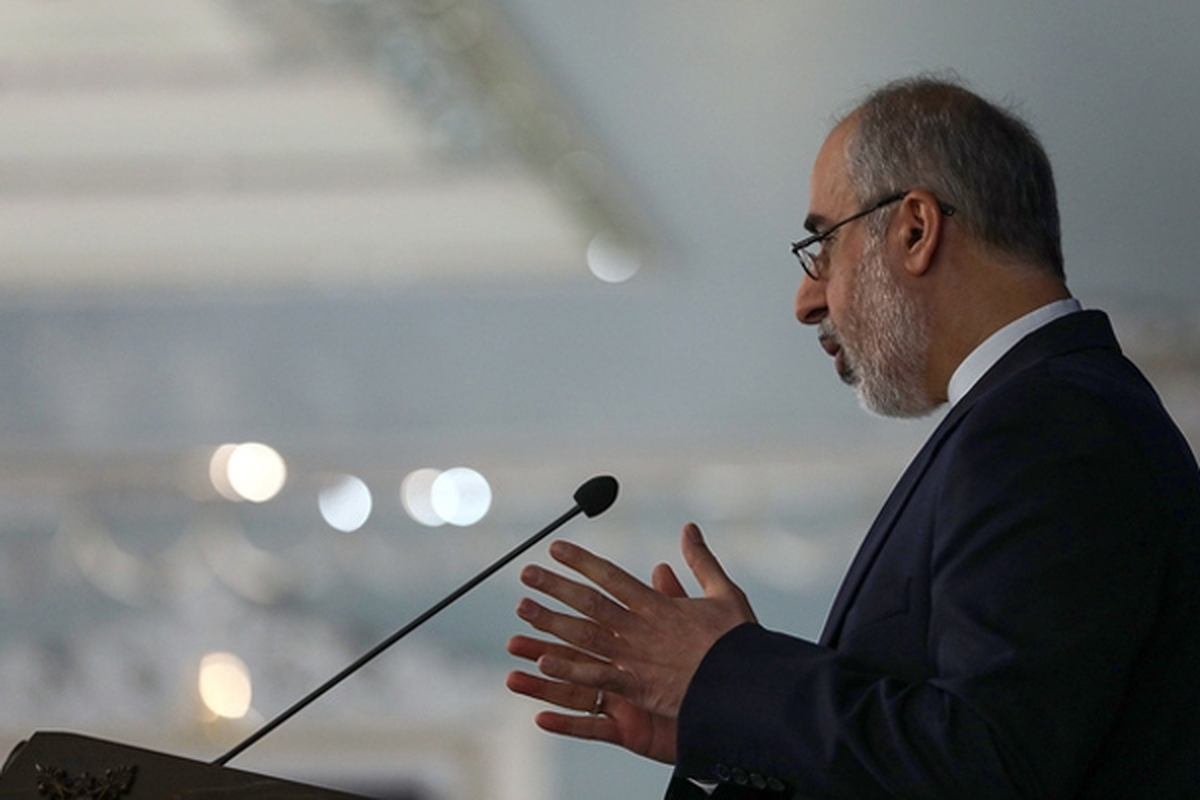 کنعانی سخنگوی وزارت امور خارجه ضمن ابراز همدردی با خانواده های قربانیان افزود، جمهوری اسلامی ایران شدیدا نگران به خطر افتادن جان مردم علی الخصوص مسلمانان، اقلیتها و مهاجرین است و همچنین بر ضرورت خویشتن داری پلیس فرانسه در برخورد با تجمعات مسالمت آمیز معترضین تأکید می کند.