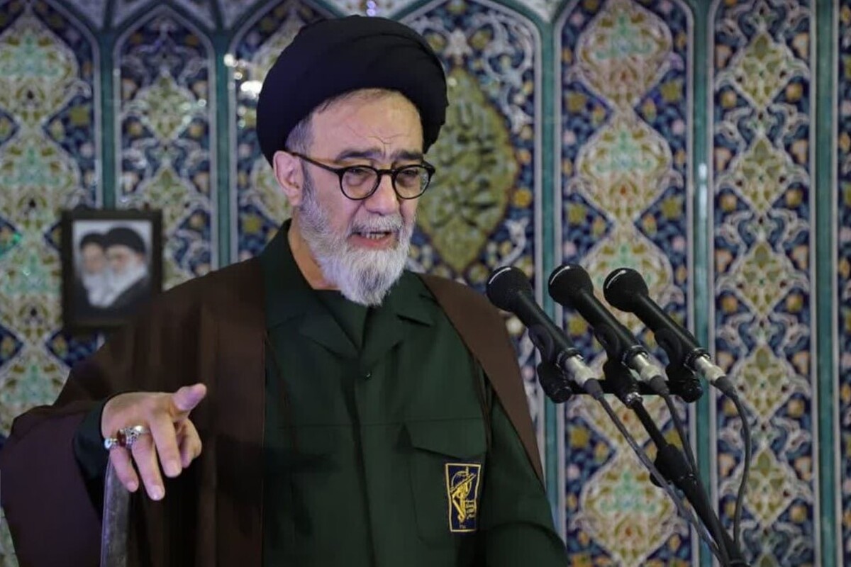 امام جمعه تبریز با بیان اینکه گویا اروپا حافظه کوتاه مدت خود را هم از دست داده است، گفت: اروپا از خود بپرسد که کدام نهاد در مقابل تروریست تکفیری ایستاد؟