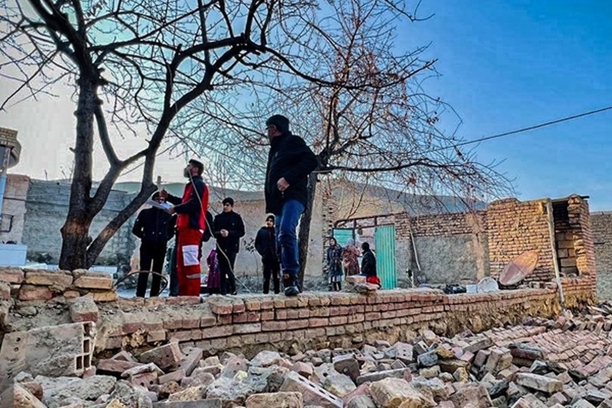 مدارس شهرستان خوی در روز شنبه یک بهمن ماه به جهت استمرار پس لرزه های ناشی از زلزله غیر حضوری شد.
