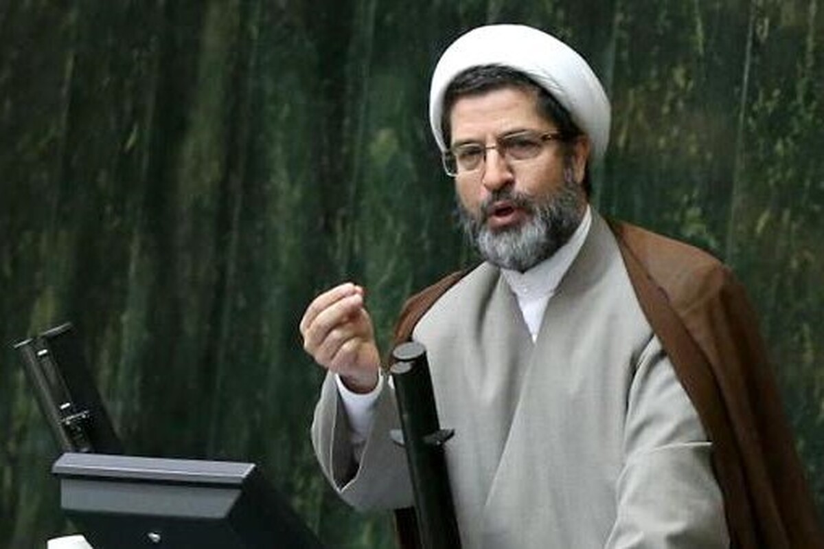 عضو کمیسیون اقتصادی مجلس گفت: اگر کسی بنا دارد ارز را احتکار کند، مجلس باید برای آن تدبیر کند و قانون مالیات عایدی سرمایه یکی از این تدابیر است و روی میز نمایندگان است و شاید همین امروز به آن بپردازیم