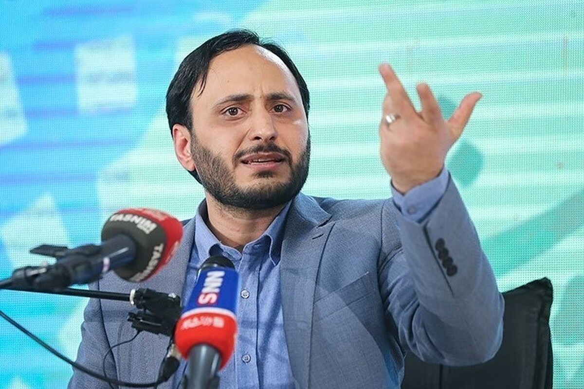 سخنگوی دولت تاکید کرد: در حال حاضر بازار کاذبی در حوزه ارز ایجاد شده که موقتی است؛ همان گونه که نا آرامی‌های چند ماه اخیر موقتی بود، این افزایش قیمت ارز نیز به همین دلیل موقتی است و ناشی از این نوع بازارسازی‌ها و فشارهاست.