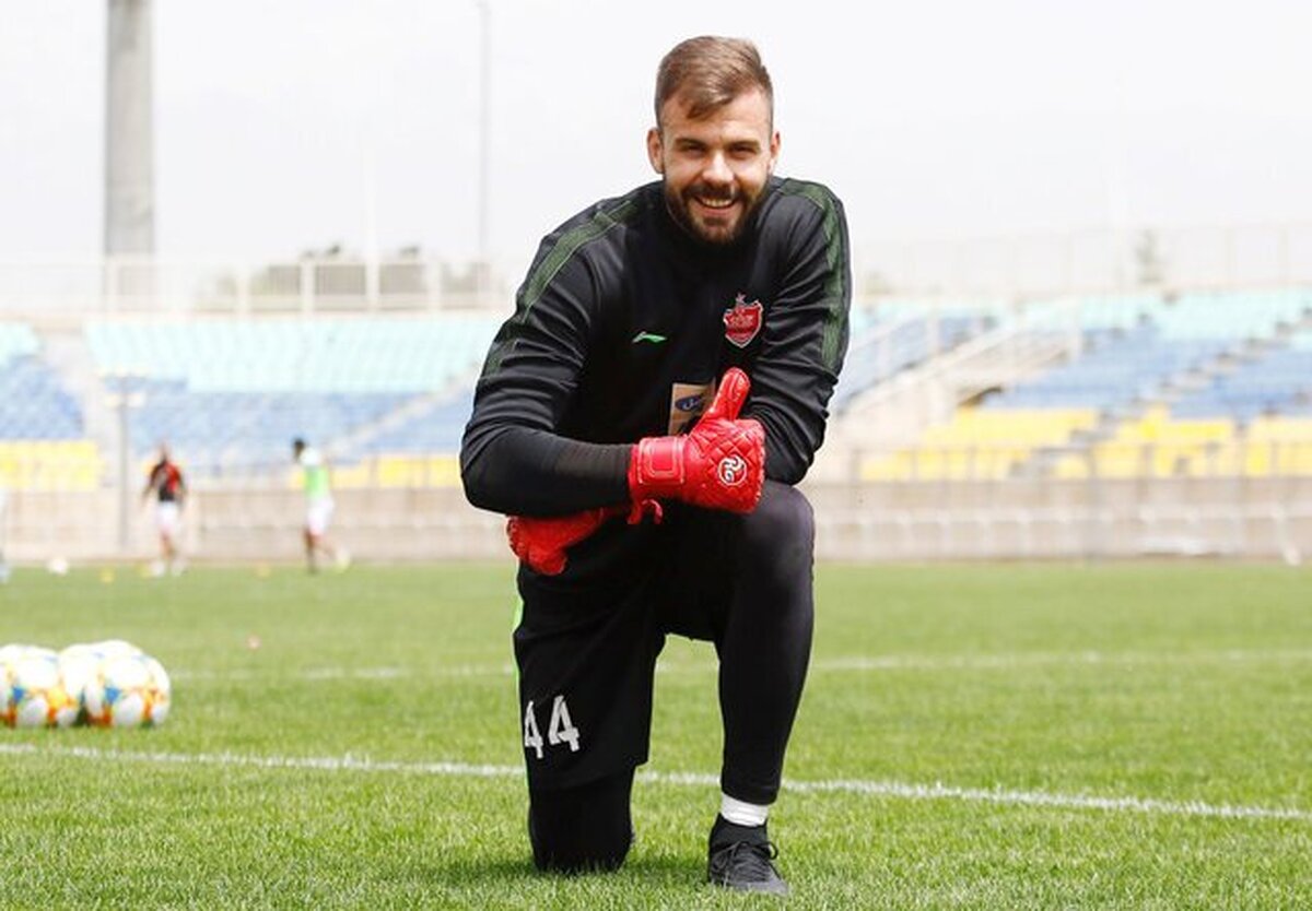 باشگاه پرسپولیس باید هر چه زودتر اولین قسط بوژیدار رادوشویچ را پرداخت کند.