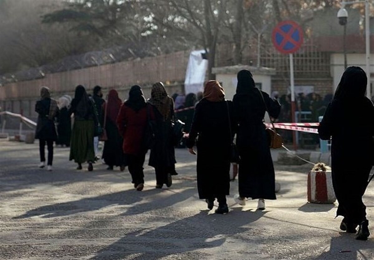 معاون امور زنان و خانواده رئیس جمهوری با اشاره به ممنوعیت تحصیل زنان افغانستانی در دانشگاه‌های افغانستان از سوی طالبان، گفت: ایران آمادگی دارد برای ادامه تحصیل زنان افغانستان در مقاطع مختلف تحصیل دانشگاهی یاریگر بانوان عزیز این کشور باشد.