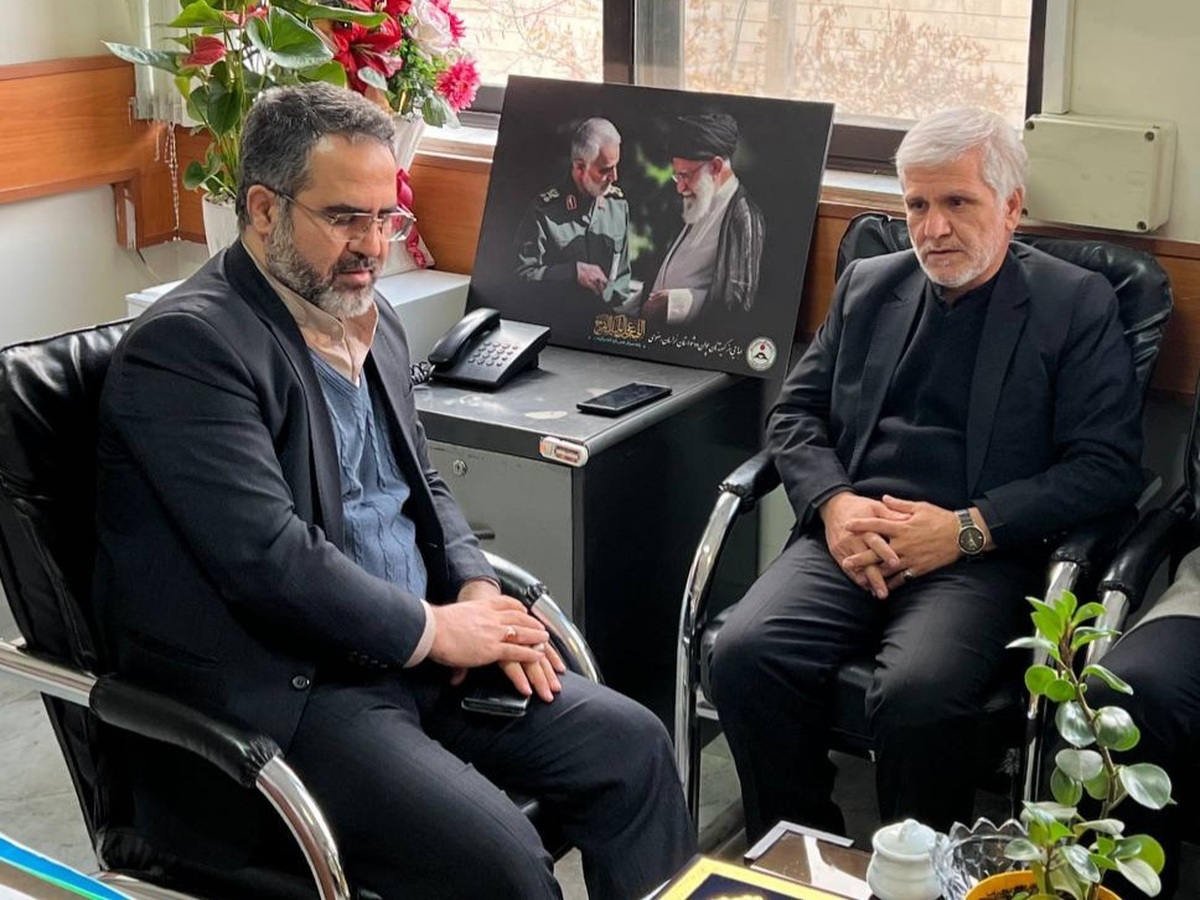 سرپرست هیئت بدنسازی و پرورش اندام استان در جلسه مشترکی با معاون دادستان مشهد، راه‌های کمک به جوانان از طریق ورزش را بررسی کردند.