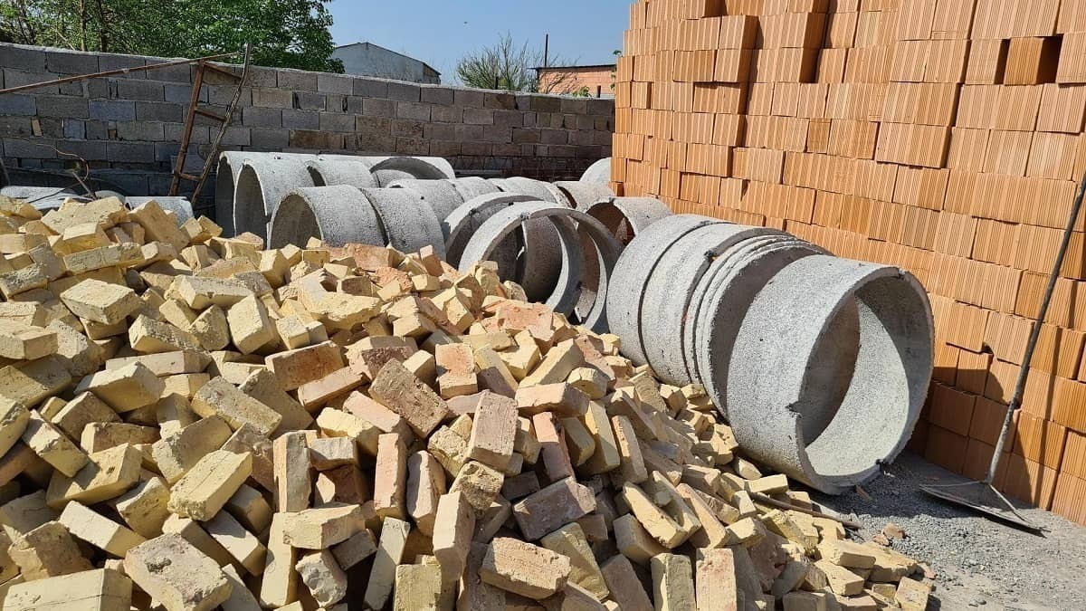 دبیر انجمن صنفی انبوه‌سازان خراسان رضوی گفت: افزایش قیمت مصالح ساختمانی بر قیمت پیش‌فروش ساختمان تأثیر گذاشته است.