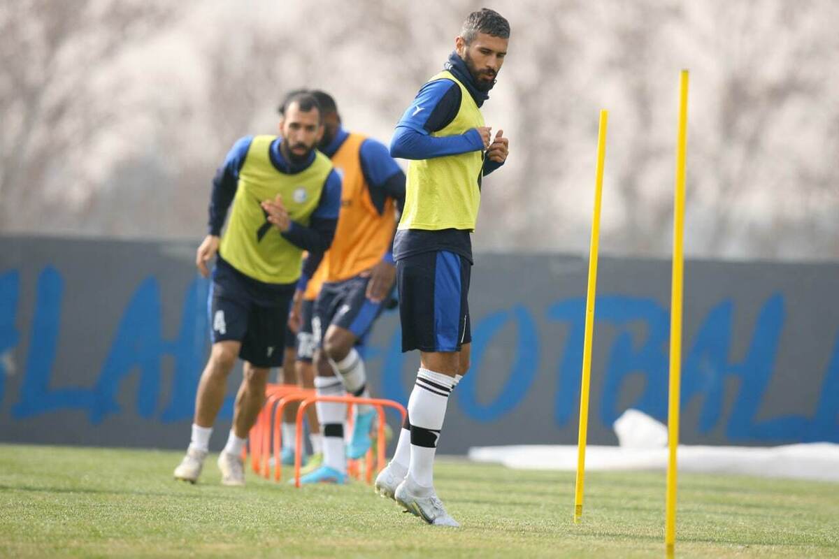 یحیی گل محمدی، سرمربی پرسپولیس به دنبال جلب نظر سجاد شهباززاده است تا توافقی از استقلال جدا شده و به پرسپولیس ملحق شود.