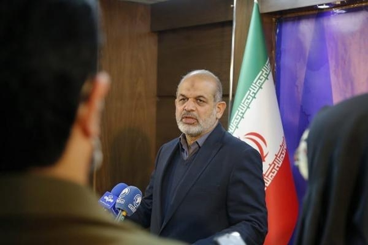 وزیر کشور با تشریح اقداماتی که در یک سال گذشته برای پیشرفت کشور و استان سیستان و بلوچستان انجام شده، گفت: مردم سیستان و بلوچستان نشان دادند که تمام توطئه‌های دشمنان این ملک بر اراده فولادین آنان در دفاع از مرز کمترین اثری نگذاشته است.