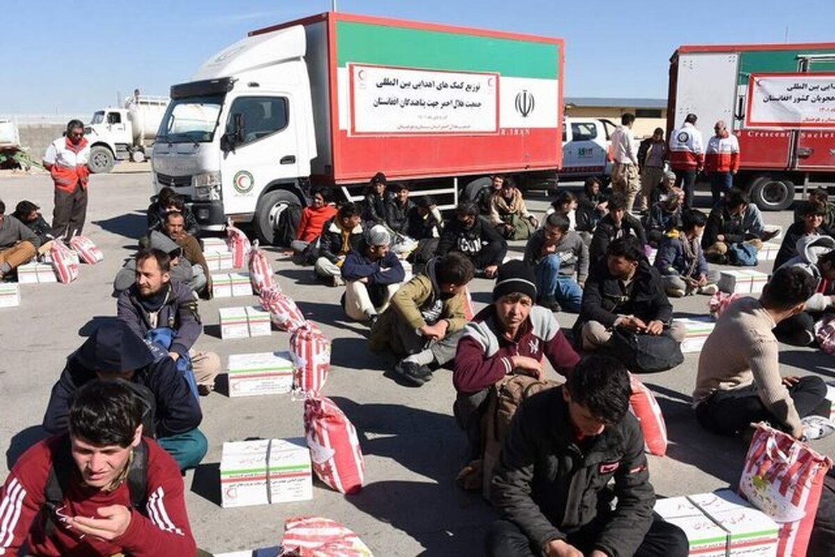 مدیرعامل جمعیت هلال احمر سیستان و بلوچستان از توزیع 4800 بسته غذایی بین پناهجویان کشور افغانستان در شهرستان های زاهدان و سراوان خبر داد.