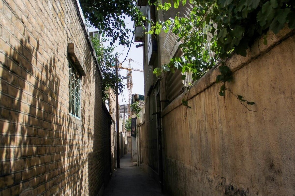وقتی از داستان‌های بومی صحبت می‌کنیم به این معناست که آن بوم یا فضا و مکانِ اتفاق افتادن داستان همچون یک شخصیت در داستان حضور داشته باشد.