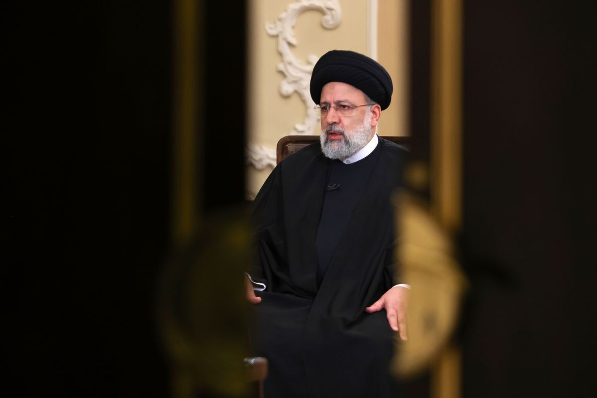 التهابات بازار ارز به حدی رسیده است که حرف و حدیث درباره پیر، جوان و حتی کودک نمی‌شناسد. تب بازار ارز به جان بانک مرکزی هم افتاد و رئیس بانک مرکزی بعد از معاون ارزی قربانی آن شدند. با این اوصاف رئیس جمهوری چه ماموریتی به رئیس جدید بانک مرکزی داده است؟