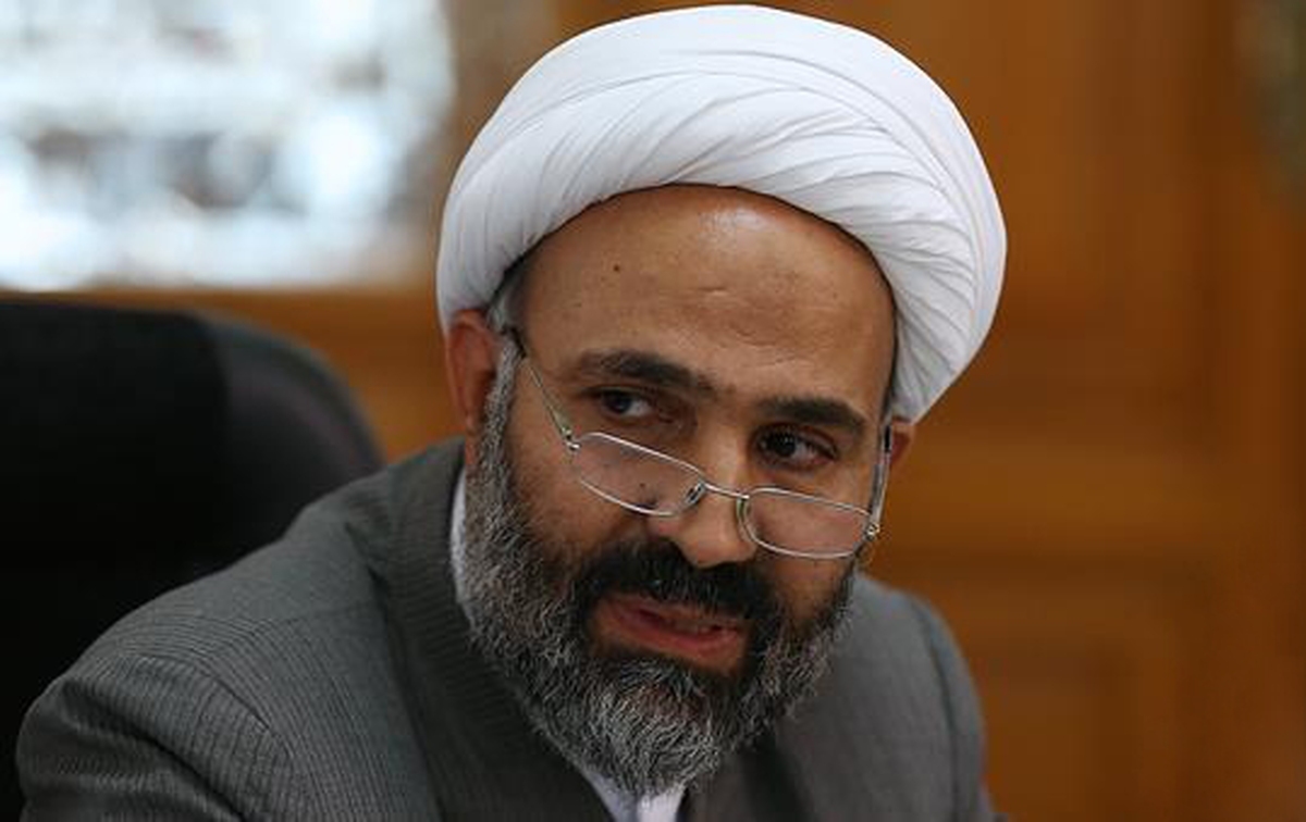 رئیس کمیسیون اصل ۹۰ مجلس شورای اسلامی گفت: تا پایان فروردین ۱۴۰۱ باید جانمایی مدارس جدید انجام و گزارش آموزش و پرورش آماده باشد تا پس از آن بتوان تفاهم‌نامه با بنیاد مسکن، شهرداری و اداره کل شهرسازی را محقق کرد.