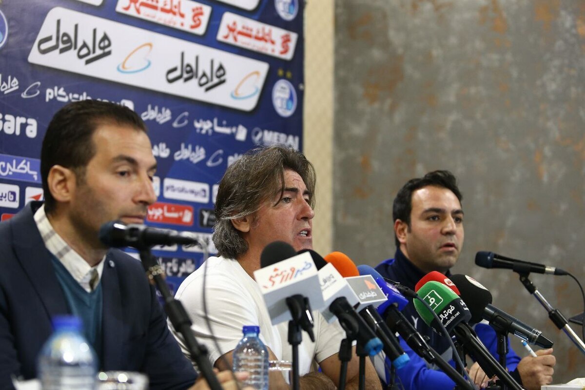 درنشست خبری پیش از بازی استقلال مقابل مس رفسنجان درگیری لفظی عجیبی میان ریکاردو ساپینتو و محمد حسین زرندی، مدیررسانه‌ای استقلال به وجود آمد.