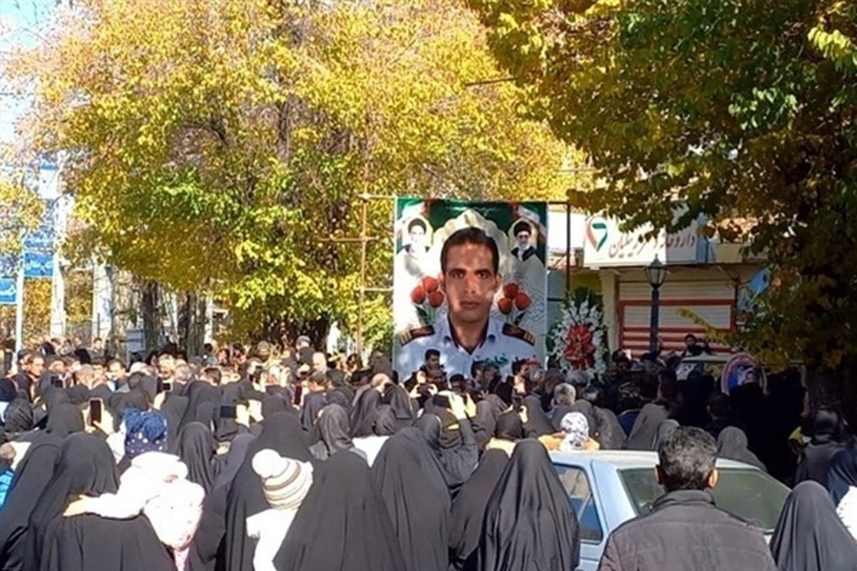 شهید یزدان قجری لوکوموتیوران قطار باری فولاد مبارکه اصفهان ۲۵ آبان‌ماه در حمله اغتشاشگران و پرتاب کوکتل مولوتوف به کابین قطار به شهادت رسید. شهید قجری می‌توانست قطار در حال حرکت را رها کند اما شجاعانه برای پیشگیری از حوادث بعدی در قطار ماند و آن را کنترل کرد.