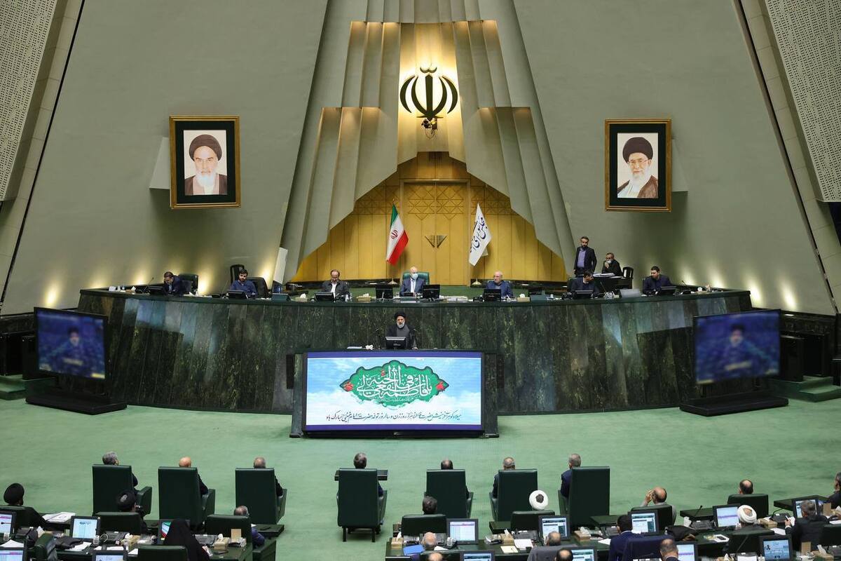 عضو هیئت رئیسه مجلس از حضور رئیس جمهور در جلسه علنی فردای مجلس برای دفاع از کلیات لایحه بودجه ۱۴۰۲ خبر داد.