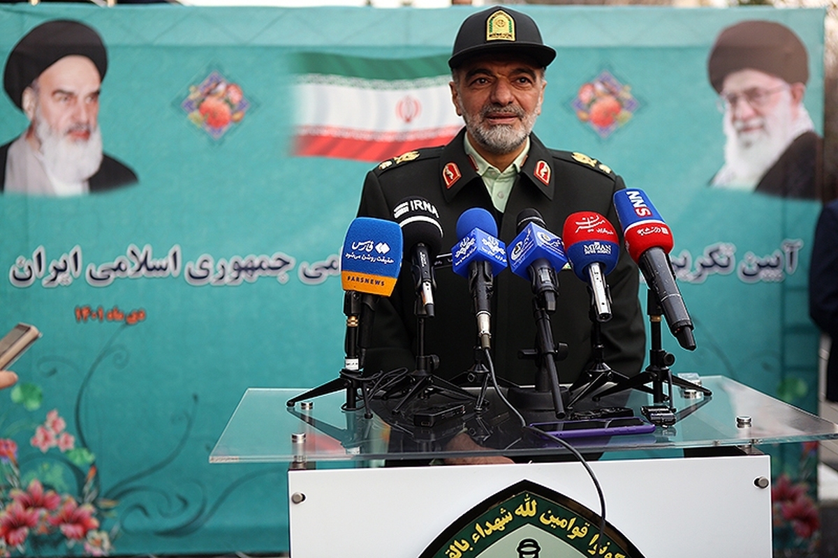 فرمانده کل نیروی انتظامی در خصوص اختیارات پلیس دیپلماتیک، گفت: پروتکل‌هایی مربوط به حفاظت از این نوع اماکن، مشخص است و بر اساس همان پروتکل‌ها عمل می‌کنیم.