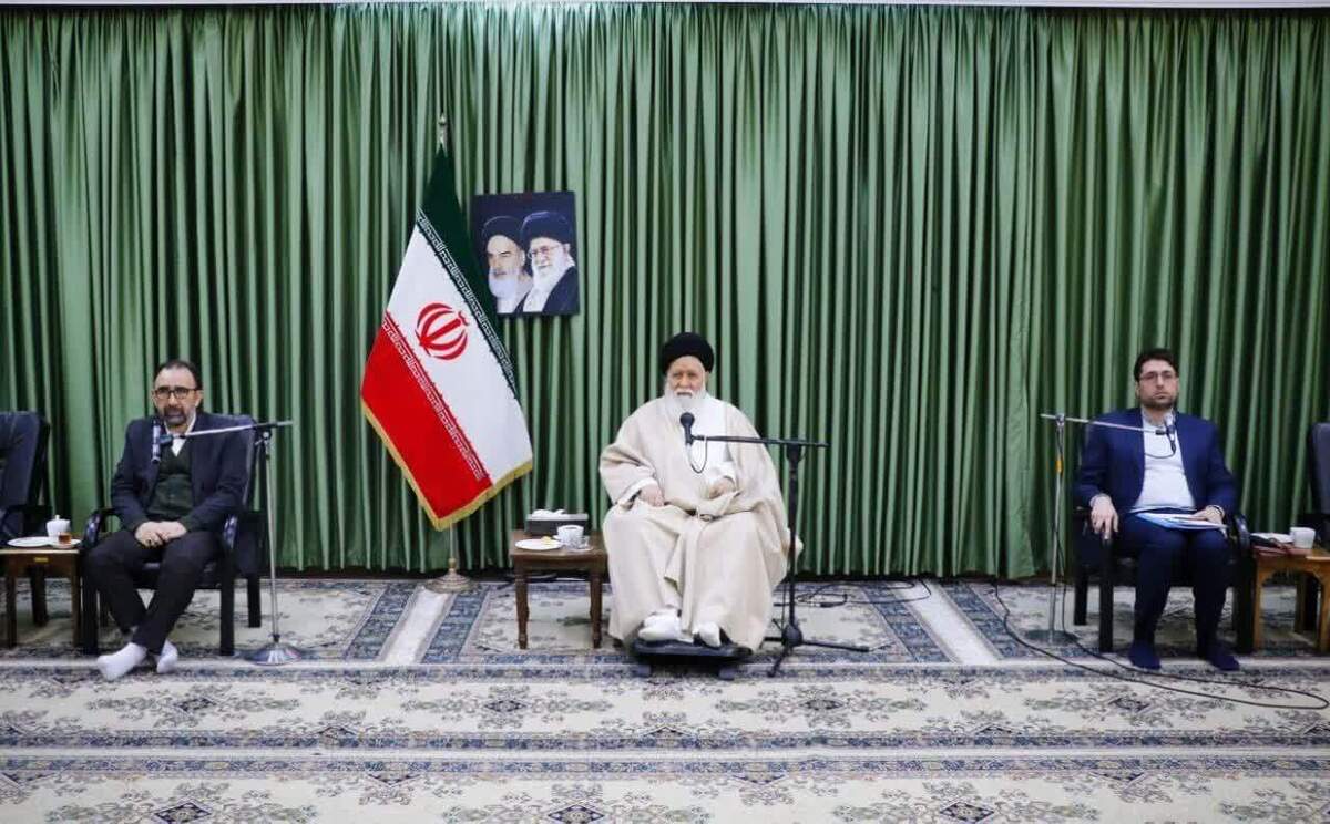 نماینده ولی فقیه در استان خراسان رضوی گفت: امروزه بنده یک شخصیت تحریم شده در رسانه‌ها هستم و خود به این موضوع واقفم. بنده در دفاع از خود هیچ چیز نمی گویم و از کسی هم گلایه ندارم، اما تحریم رسانه ای مشهد به بهانه یک نفر، مصداق ظلم آشکار به امام رضا (ع) و این مردم است.