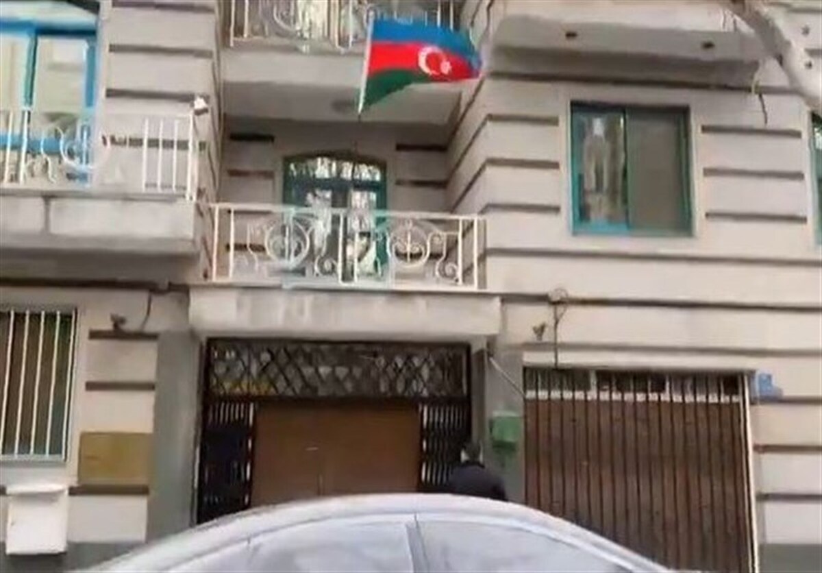 وزارت خارجه جمهوری آذربایجان اعلام کرد که از حادثه رخ داده در سفارت این کشور در تهران به مجامع بین‌المللی شکایت کرده است.