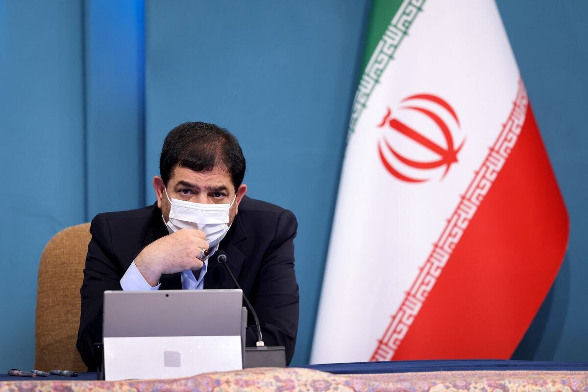 معاون اول رئیس‌جمهور گفت: از امروز قریب ۳۲ تا ۳۳ قلم کالا در فروشگاه‌های زنجیره‌ای بین ۱۲ تا ۲۳ درصد کاهش قیمت پیدا می‌کنند.