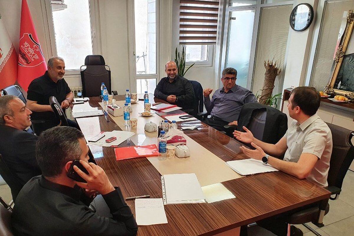 رئیس هیات مدیره باشگاه پرسپولیس از این باشگاه جدا نخواهد شد.