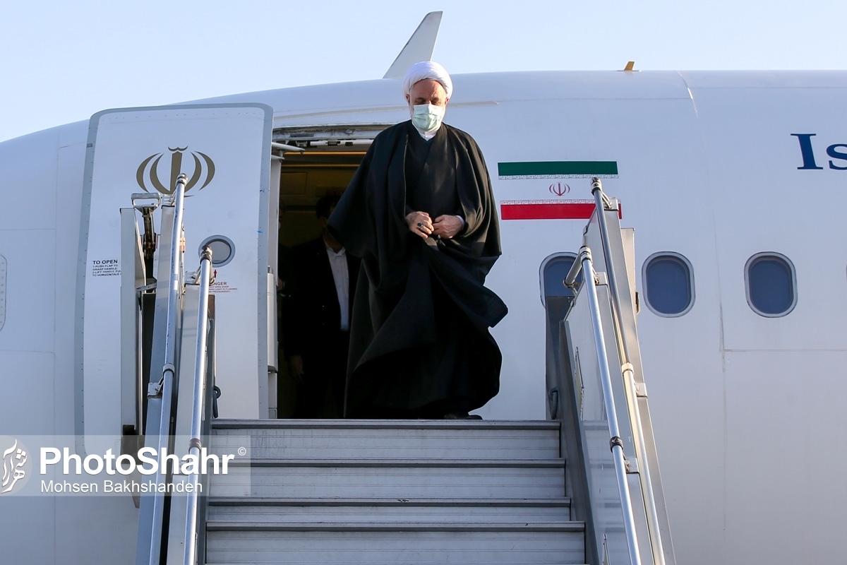حجت‌الاسلام والمسلمین محسنی اژه‌ای دقایقی پیش در سفری بدون پروتکل‌های تشریفاتی و با پرواز عمومی وارد شهر مقدس مشهد شد.