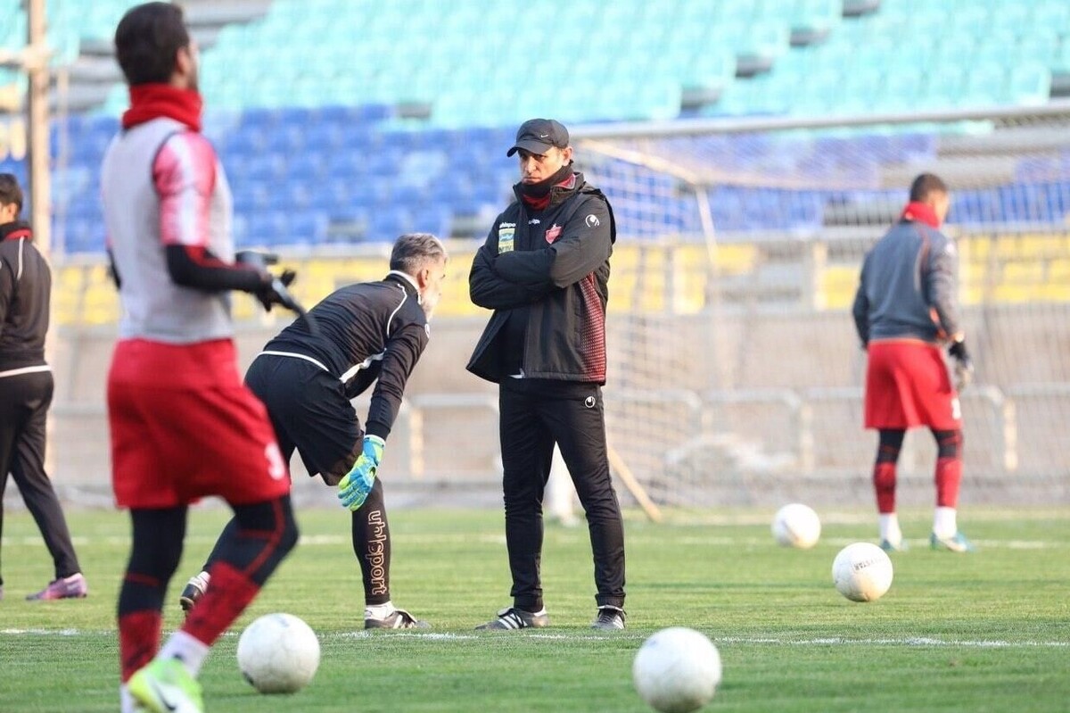 سرمربی پرسپولیس ادعای روز گذشته خود را عملی کرد.